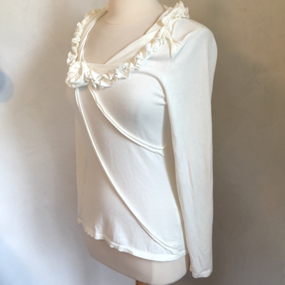 Tribal Ivory Fitted Sweater w/ruffle & rosette detail around the collar Size P/S - Picture 5 of 7